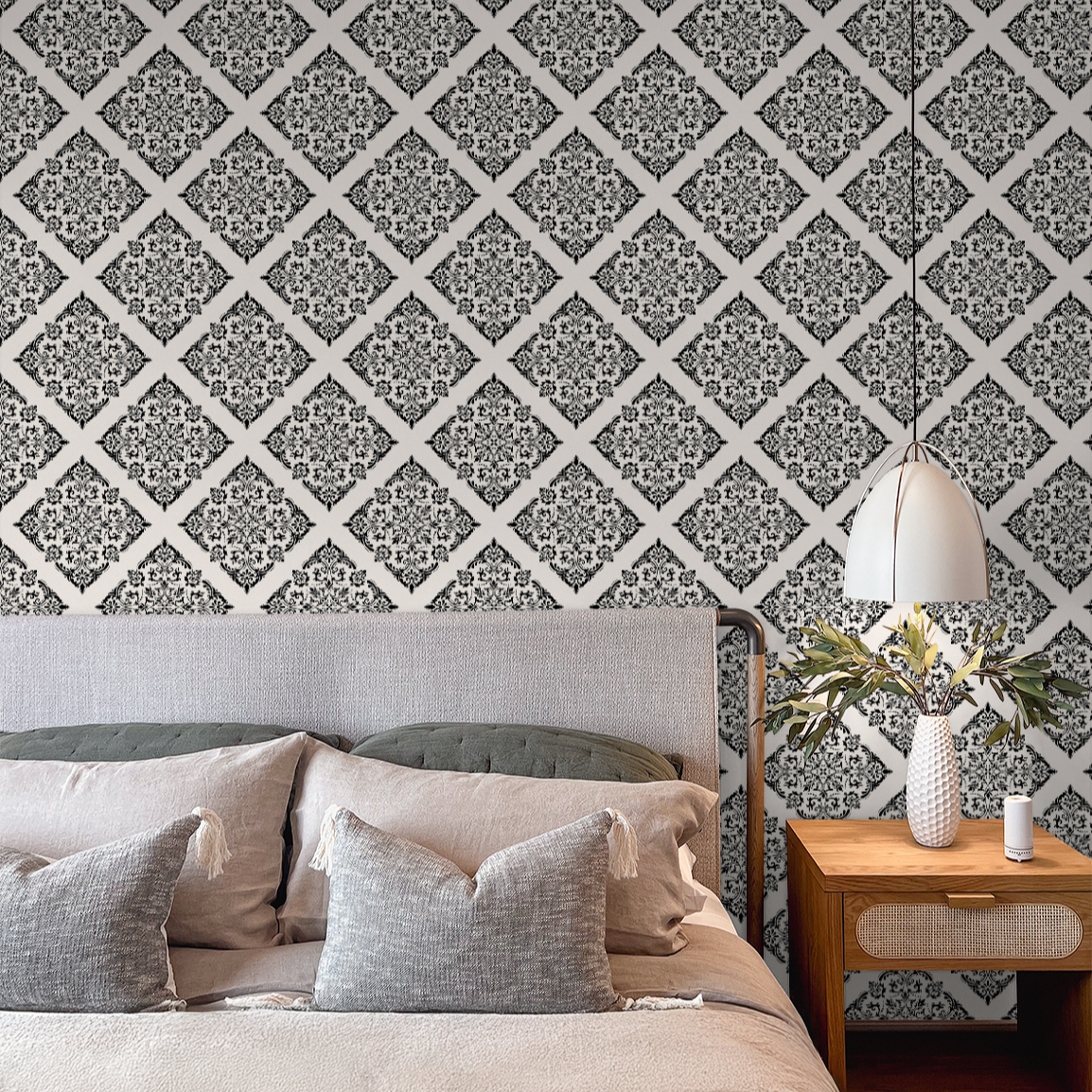 Thrifted Meadow (White) Wallpaper