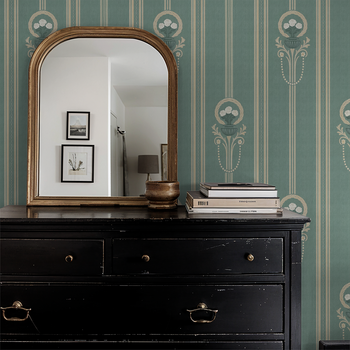 Salon Stripe Wallpaper